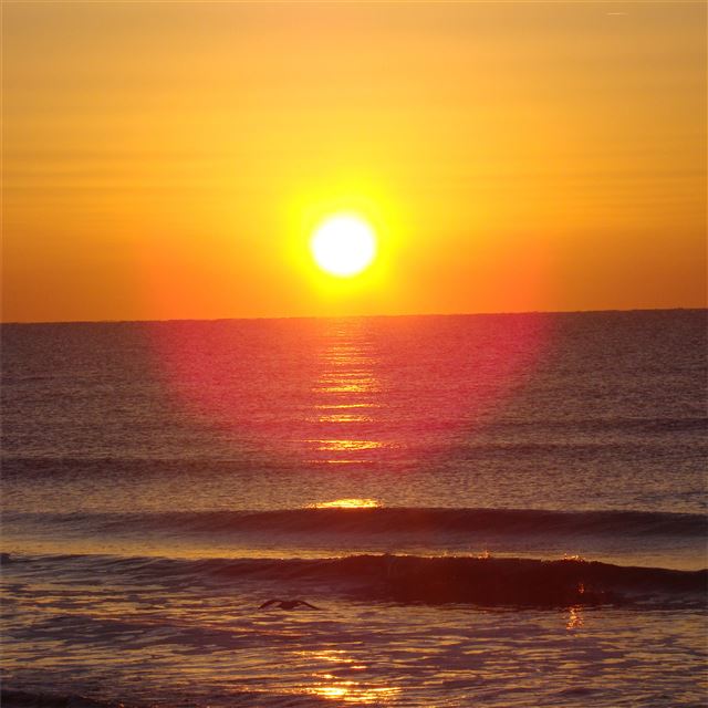 sunrise at beach iPad wallpaper 