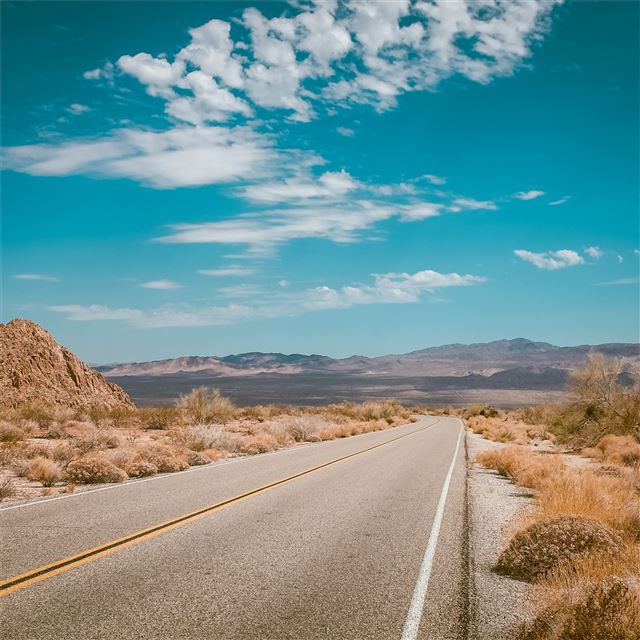empty desert road 4k iPad Pro wallpaper 
