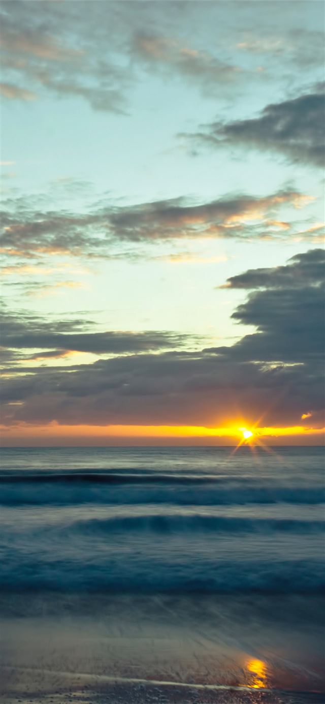 ocean morning iPhone X wallpaper 