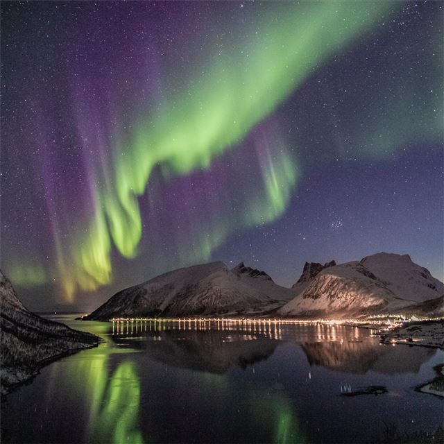 aurora borealis lake houses evening 5k iPad Air wallpaper 