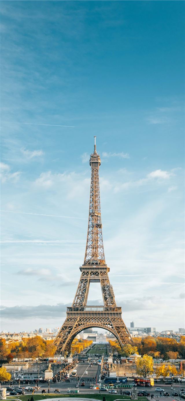 Eiffel tower during daytime iPhone 8 wallpaper 