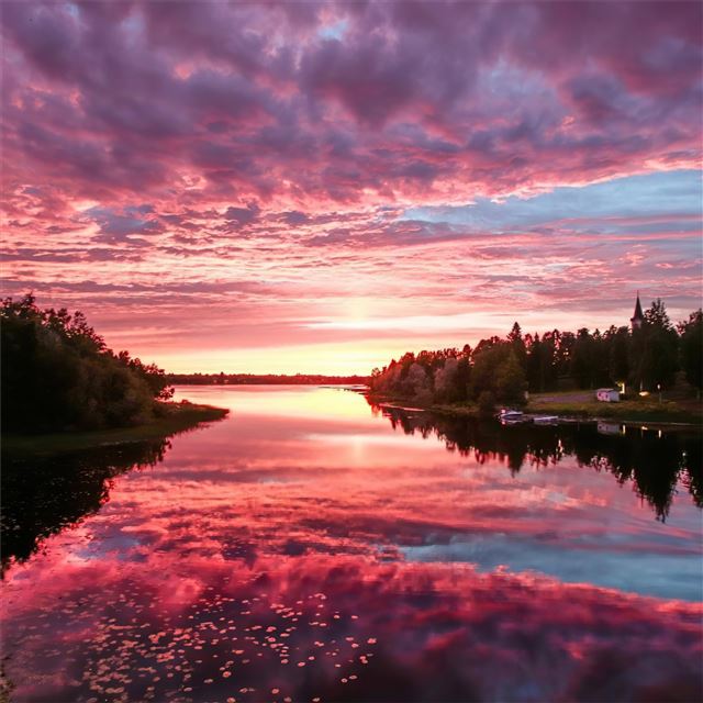 purple fire in the finnish sky iPad Pro wallpaper 